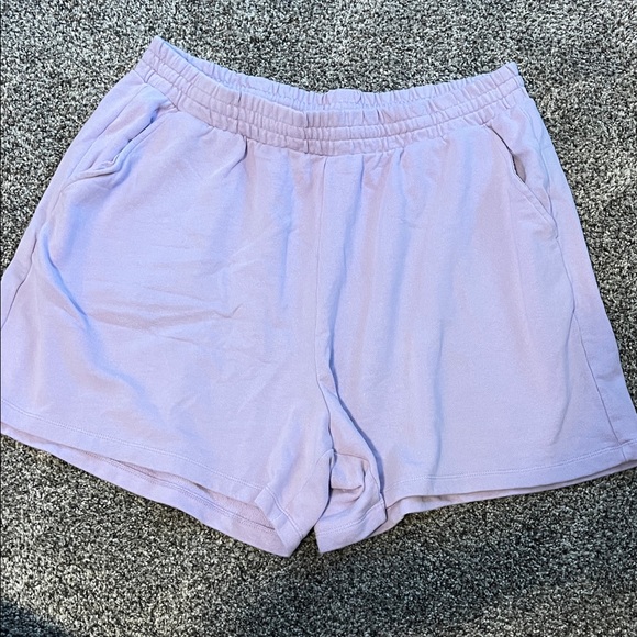 Old Navy Pants - Women’s Sweatpant Shorts